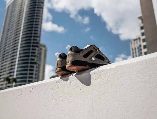 Zapatilla Dvs Gambol Hombre Gris