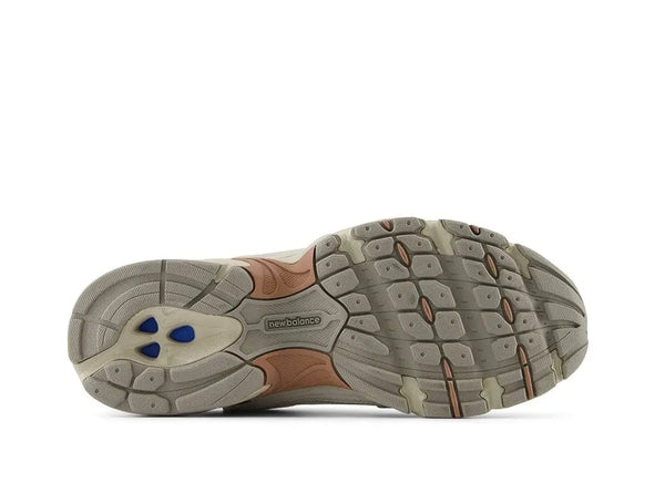 Zapatilla New Balance 530 Unisex Beige